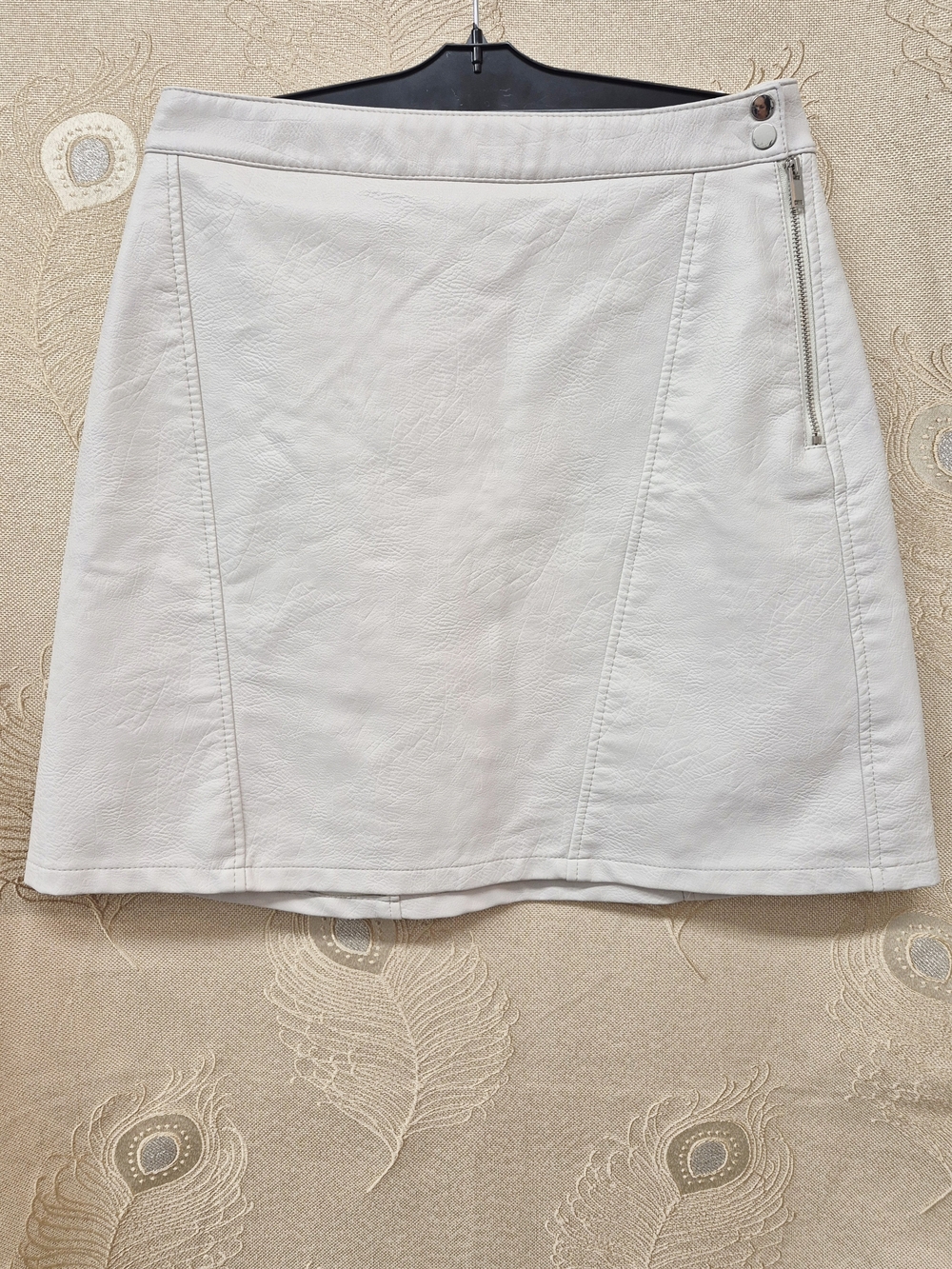 🌼5/$20 Zara Cream Mini Skirt with Side Zip